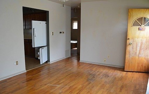3rd image of 418 Linden Ave