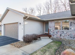 5815 Wood Valley Rd, Kalamazoo, MI 49009