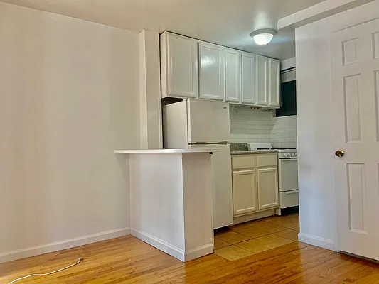 Rented by J Misrahi Realty Corp | media 3