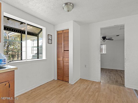 5th image of 6212 W PETTIFORD Drive