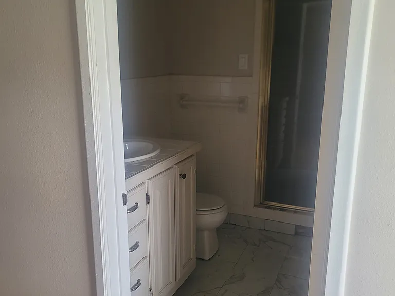 3208 Leeds St — Photo 8