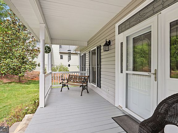5th image of 1168 Highland Rd