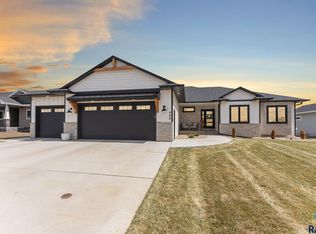 408 Dale Ave, Harrisburg, SD 57032