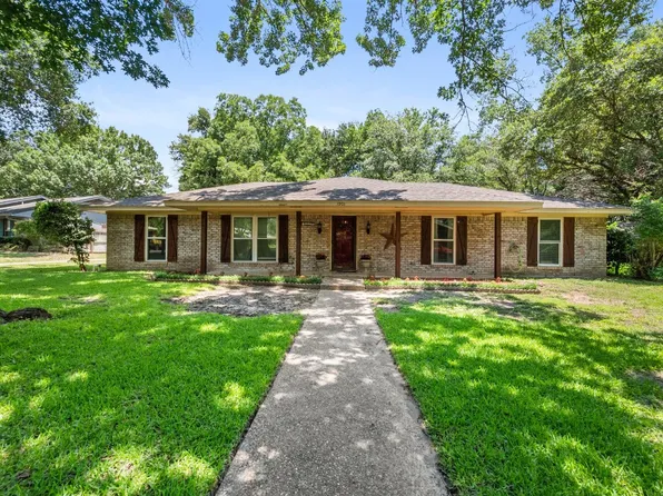 1901 Royal Ln, Corsicana, TX 75110