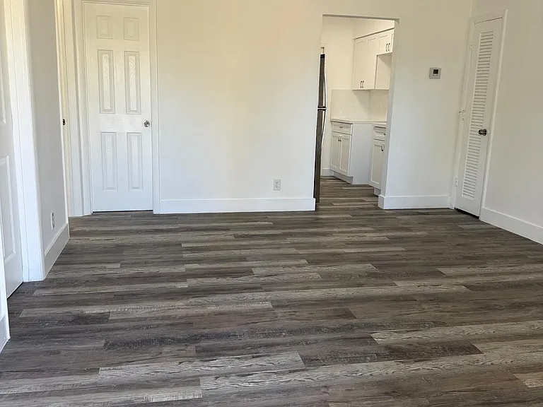 599 NW 40th Ct #A — Photo 11