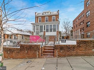 921 48th St NE, Washington, DC 20019