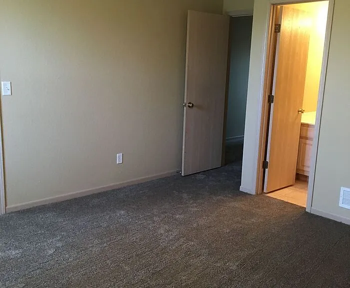 908 Garden Way — Photo 28