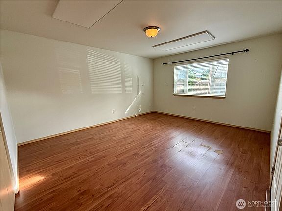 4th image of 2209 E Maryland Street