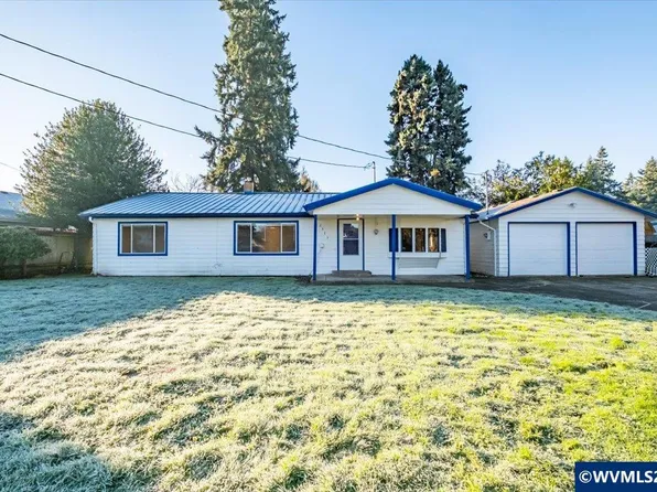 2573 Kalmia St, Sweet Home, OR 97386