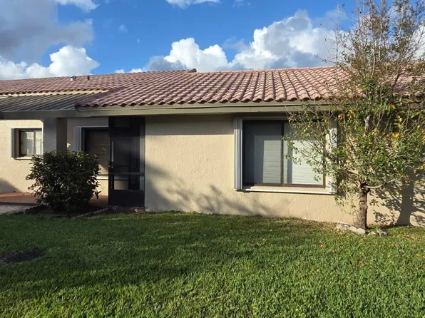 566 Village Lake Drive, Weston, FL 33326
