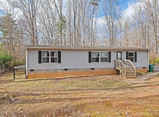 8 Spring St, Candler, NC 28715