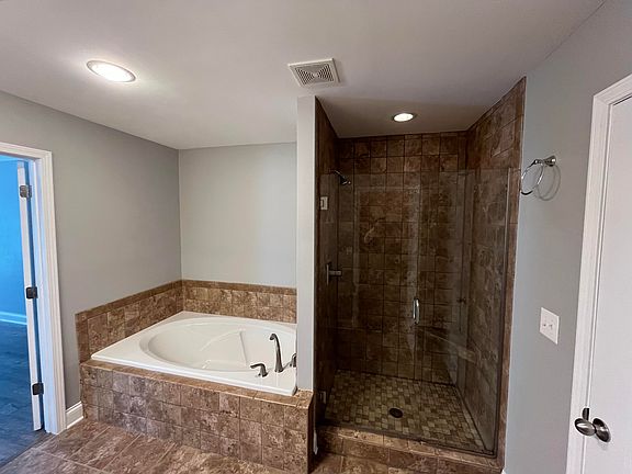 5th image of 4736 Larkhill Ln