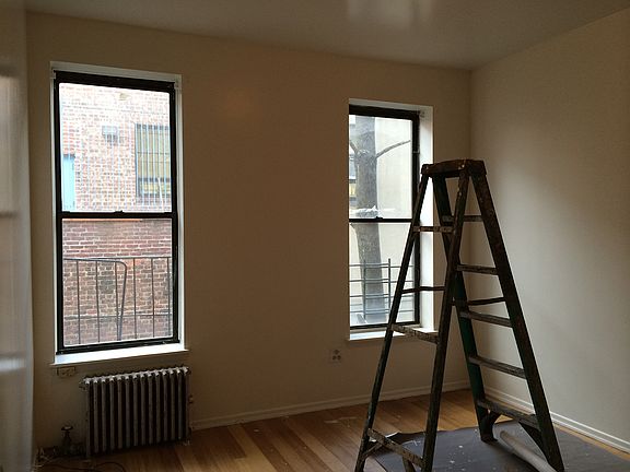 5th image of 307 E 110th St APT 4