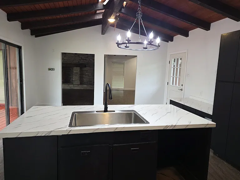 1002 W Bear Creek Rd — Photo 6