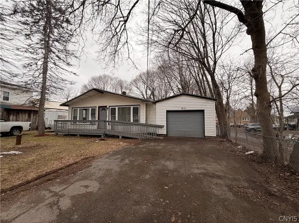 831 Rider St, Parish, NY 13131