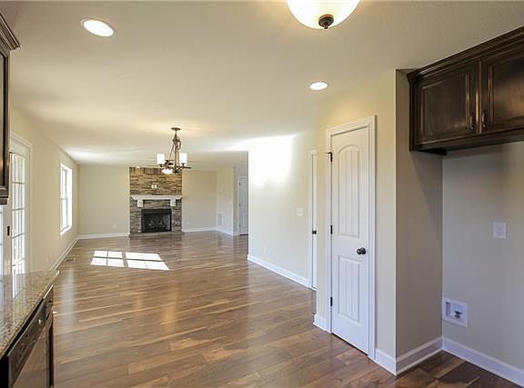 5th image of 365 Cross Ln #Nds