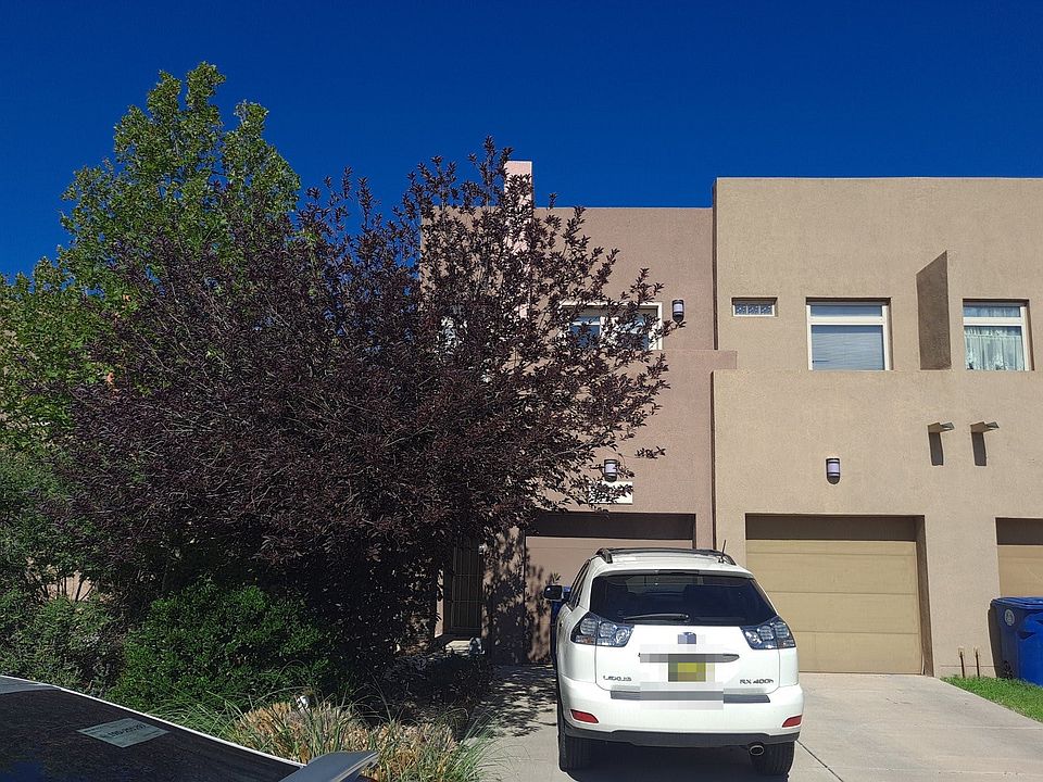 1st image of 915 Tieran Ct NE