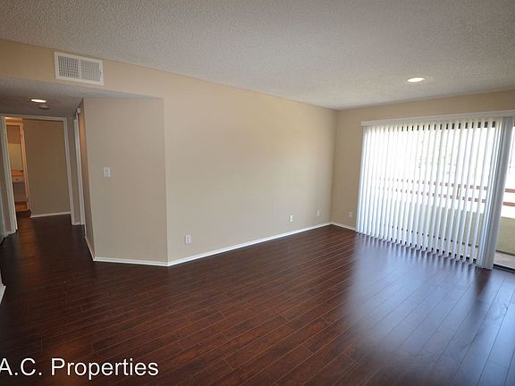 5th image of 11760 Hamlin St #8266886