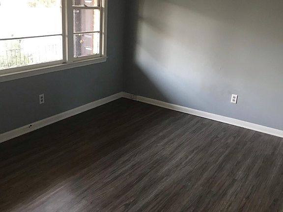 2nd image of 3637 Woodbury Dr