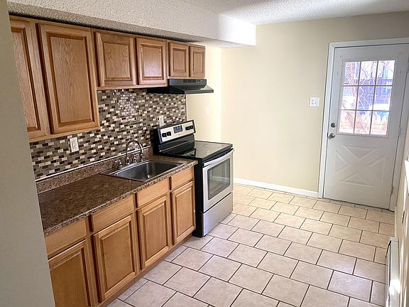 2nd image of 44 1/2 Terrace St #3
