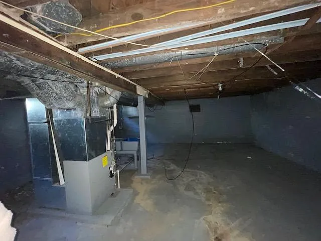 231 E Victoria St — Photo 18