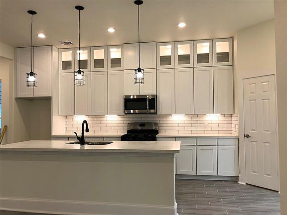 3rd image of 4622 Cashel Glen Dr
