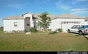 Outstanding 4/2! "FREE" HOME WARRANTY WHEN YOU BUY YOUR HOME WITH US! CALL US NOW!  "FREE" "COMPARATIVE MARKET ANALISIS" FOR SELLERS 