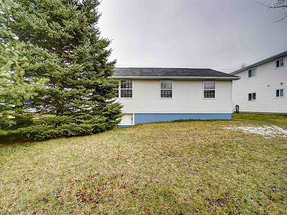 3rd image of 73 Everette St