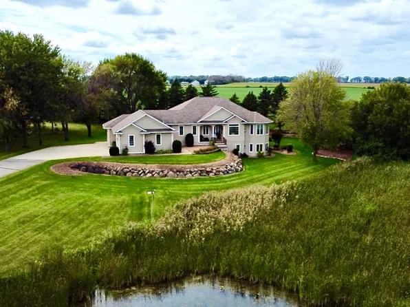 1250 S Crailsheim Rd, Worthington, MN 56187
