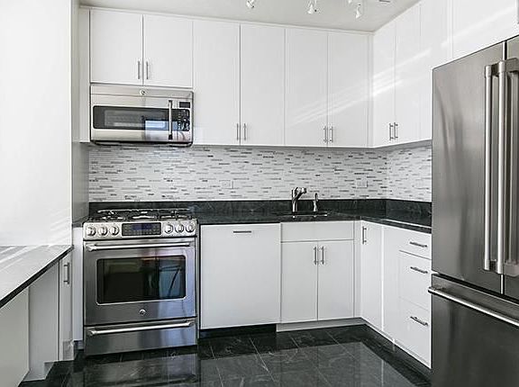 3rd image of 1755 York Ave APT 14H
