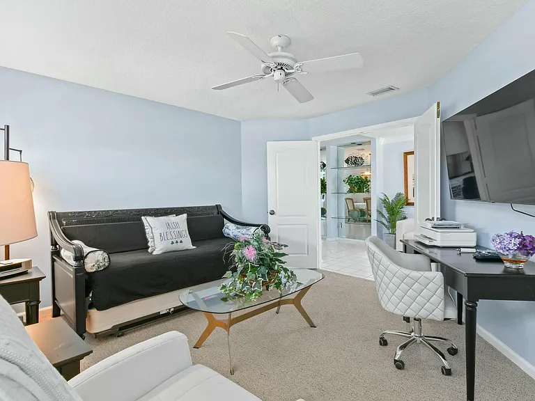 252 Legendary Cir — Photo 9