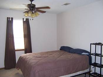 4th image of 101 Long Pine Dr