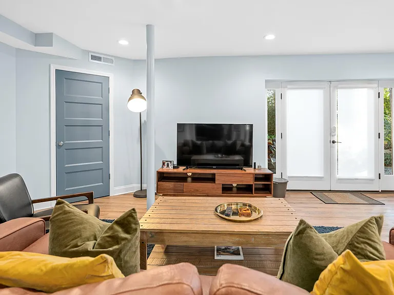 3257 Briarcliff Rd — Photo 2