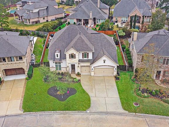 3rd image of 105 Chaparral Bend Dr