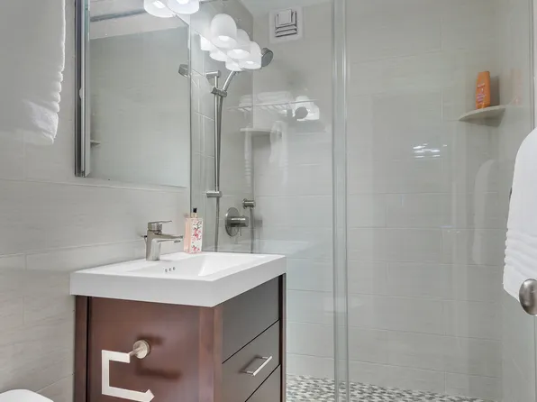 60 Riverside Drive image 9 of 11