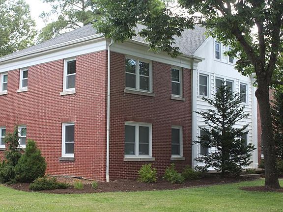 2nd image of 1814 Carolyn Dr APT 4