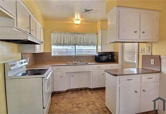 2nd image of 4641 Mildred Dr