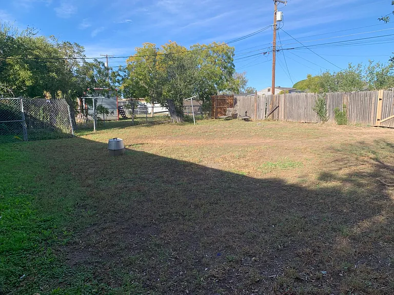 2416 Glenwood Dr — Photo 11