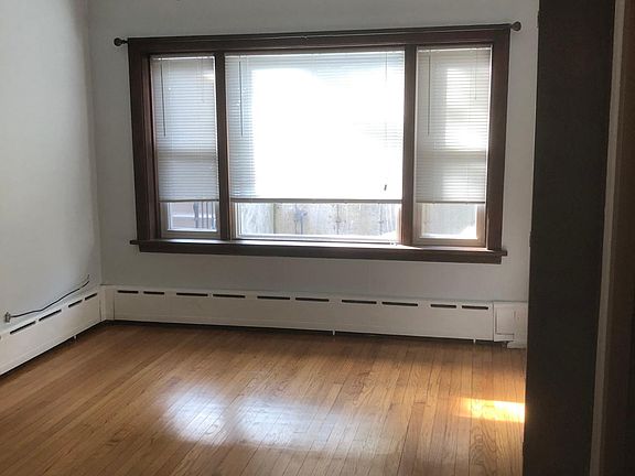 5th image of 1834 W 22nd Pl Floor 1