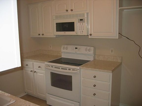 2nd image of 1114 Mayfield Ave