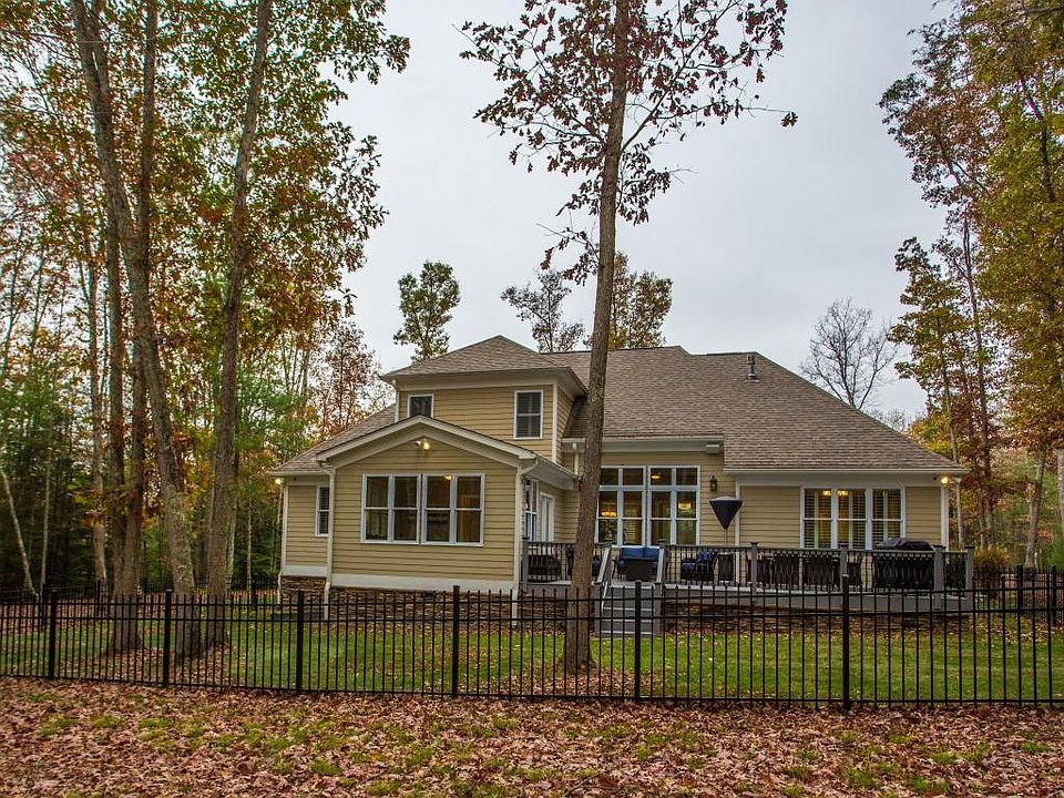 1st image of 809 Far Country Dr