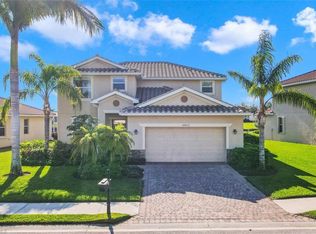 14832 Canton Ct, Naples, FL 34114