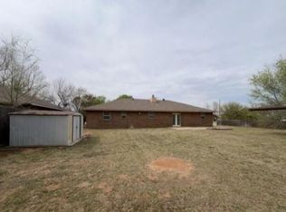 1706 Robin Dr, Woodward, OK 73801