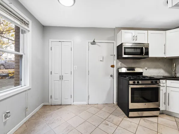 77 Sherman Place image 6 of 19