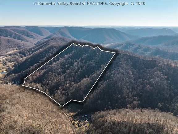 3rd image of 981 Powell Branch Rd