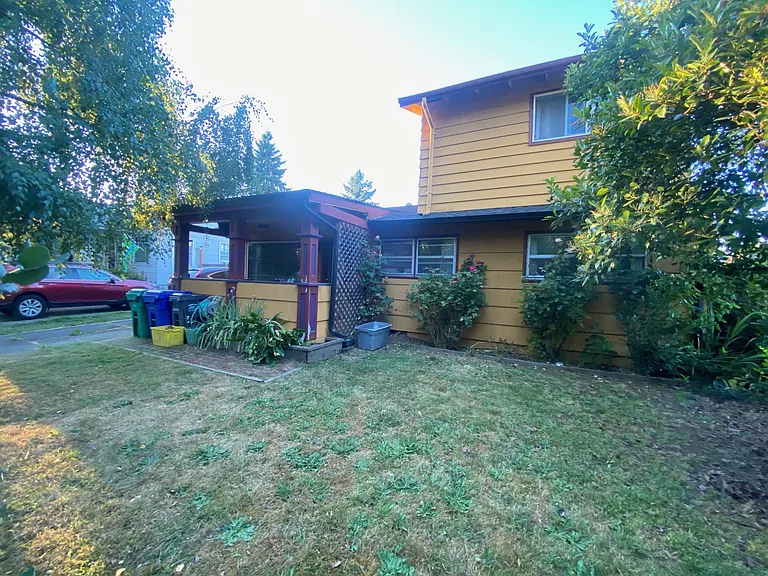 7323 N Willamette Blvd — Photo 1