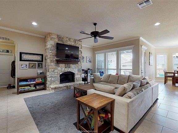 4th image of 2103 Blackjack Dr