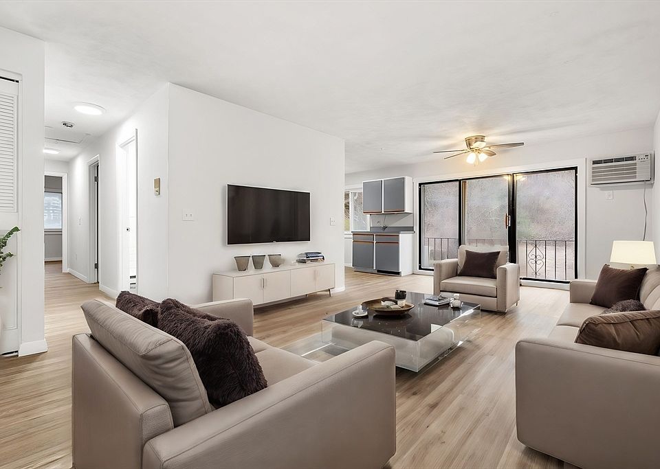 1st image of 21 Glen Devin St Unit 21
