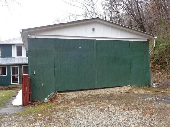3rd image of 740 Lowell St
