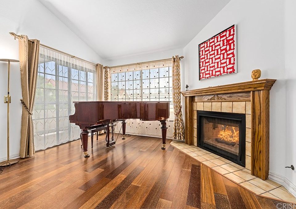 1st image of 5534 Encino Ave APT 313